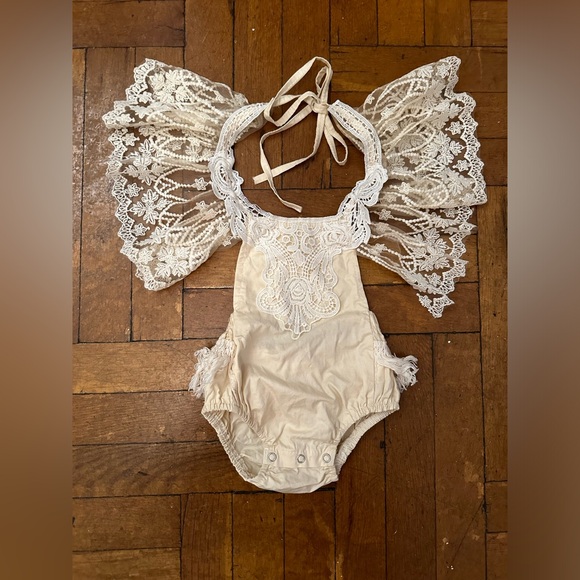 Vintage Ruffle Lace Baby Girl Romper - Picture 3 of 15